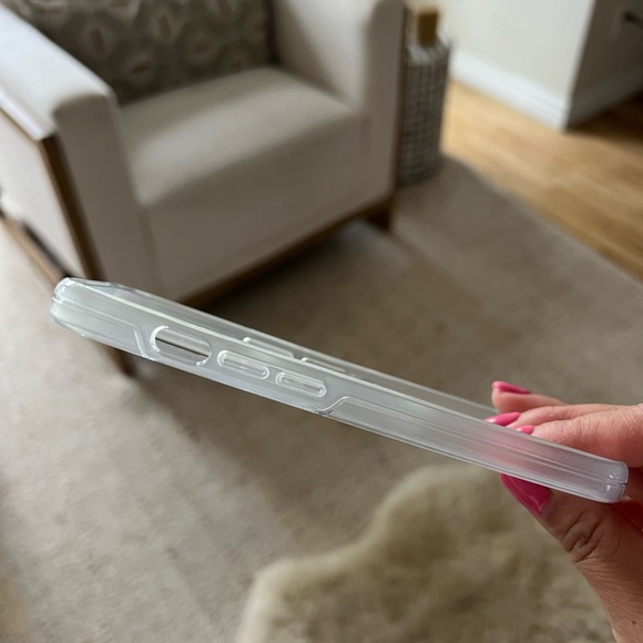 OtterBox iPhone 13 Pro Case for MagSafe
Symmetry Series Clear Antimicrobial - Picture 14 of 14